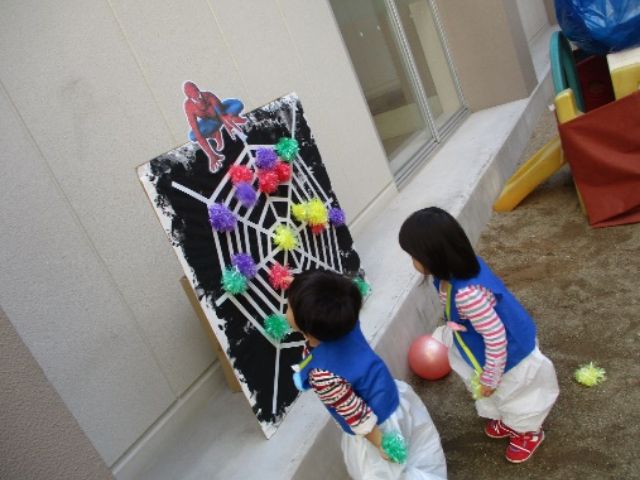 画像：イベントに興じる園児