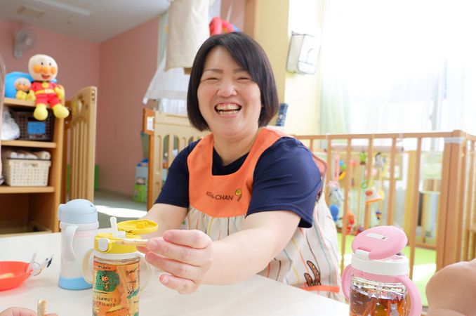 画像：笑顔の職員